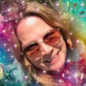 Meet your Posher, Leslie